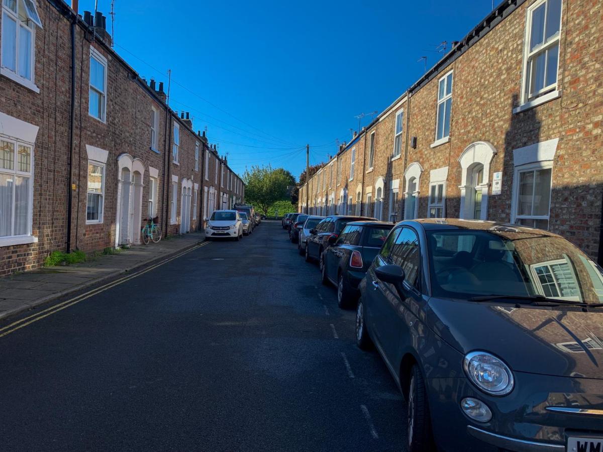 Stay In The Heart Of York At The Hampden - Free Parking - York Holiday Home Esterno foto