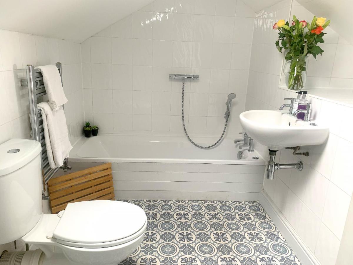 Stay In The Heart Of York At The Hampden - Free Parking - York Holiday Home Esterno foto