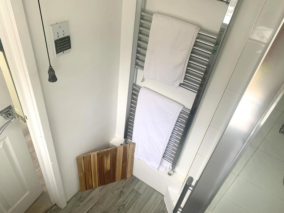 Stay In The Heart Of York At The Hampden - Free Parking - York Holiday Home Esterno foto