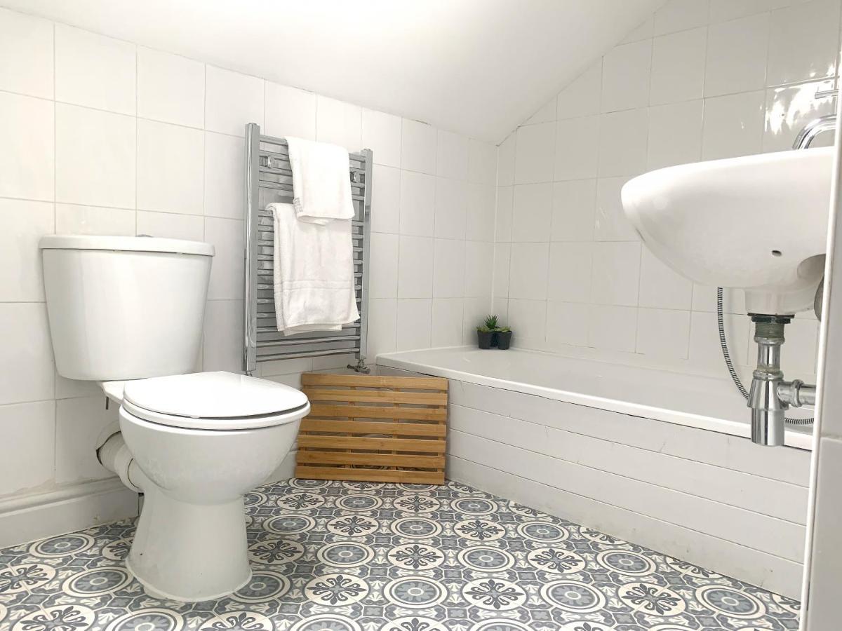 Stay In The Heart Of York At The Hampden - Free Parking - York Holiday Home Esterno foto