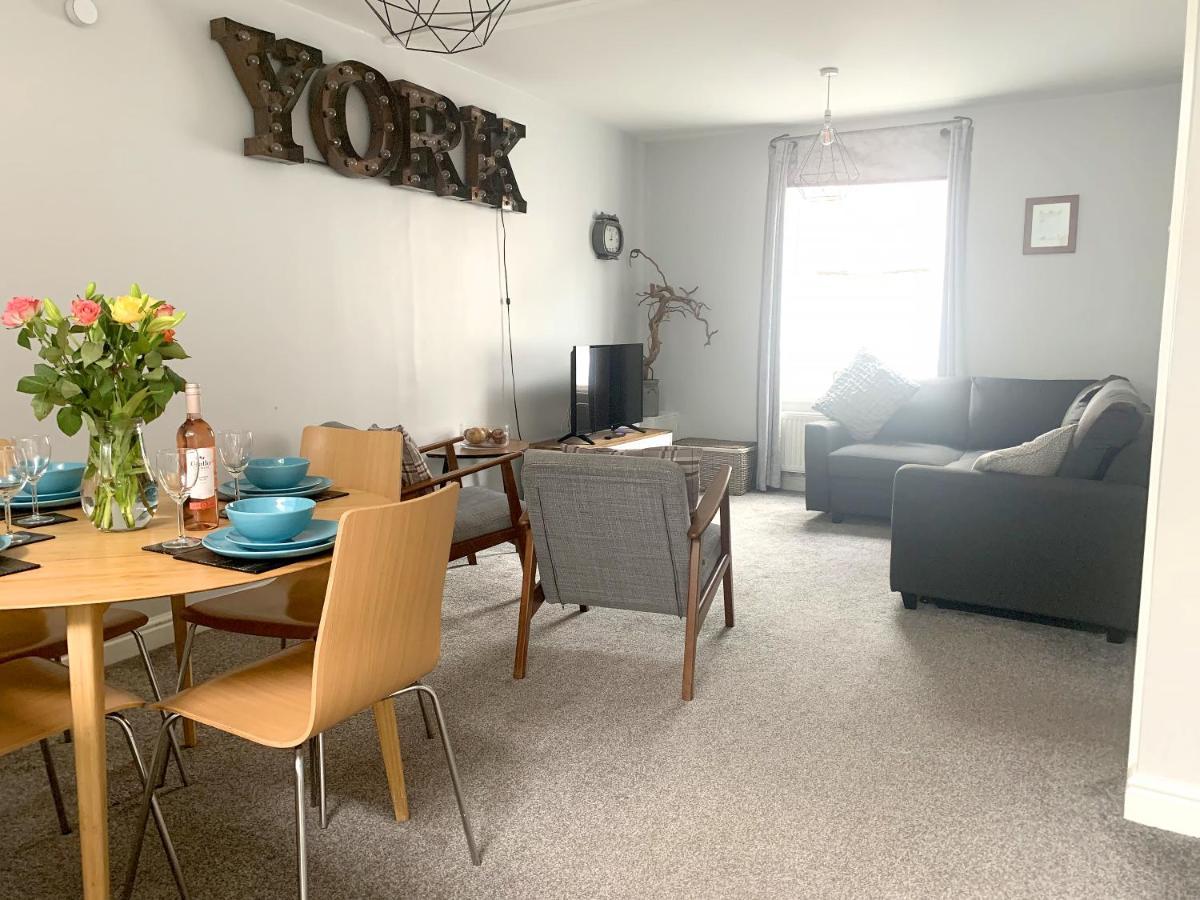Stay In The Heart Of York At The Hampden - Free Parking - York Holiday Home Esterno foto