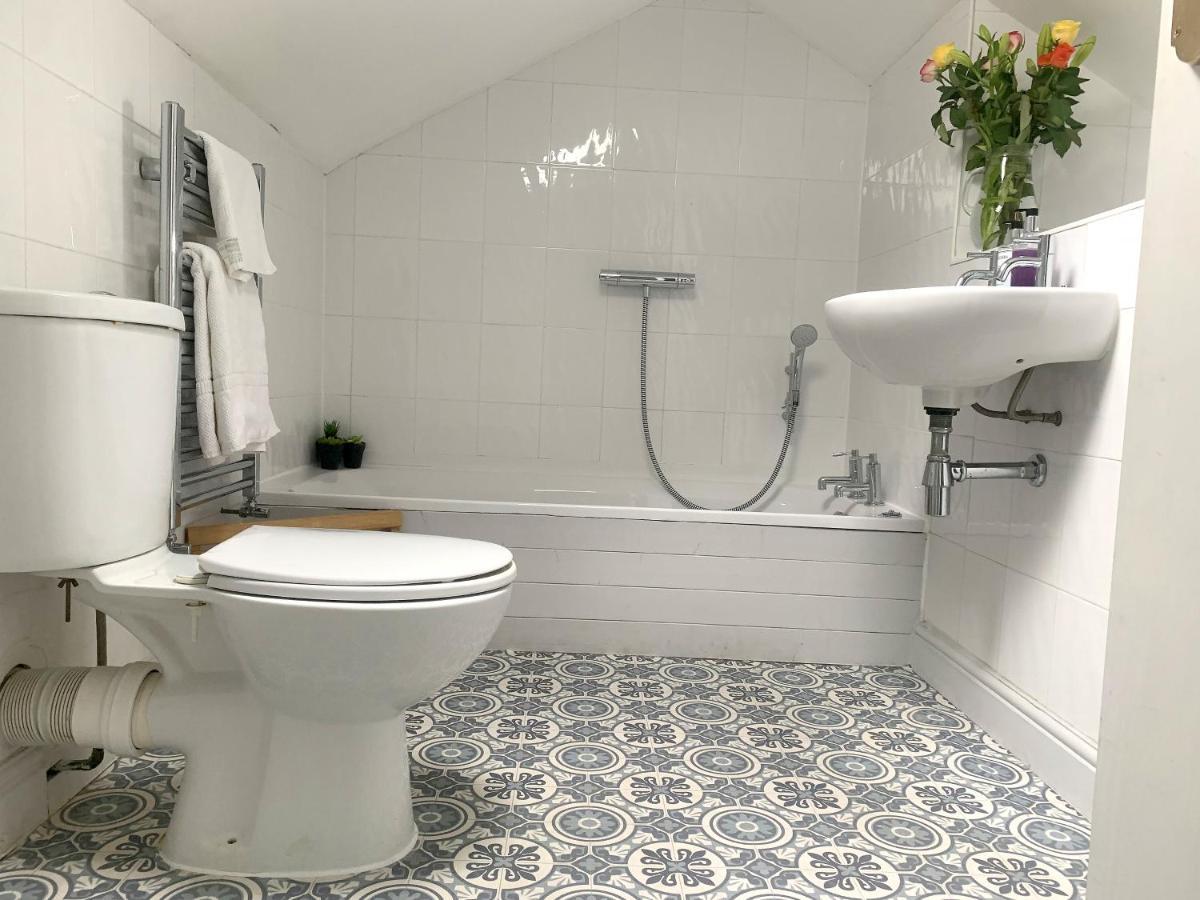 Stay In The Heart Of York At The Hampden - Free Parking - York Holiday Home Esterno foto