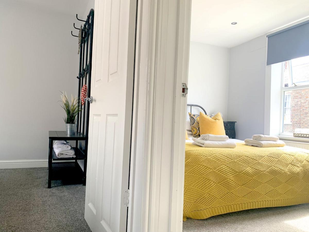 Stay In The Heart Of York At The Hampden - Free Parking - York Holiday Home Esterno foto