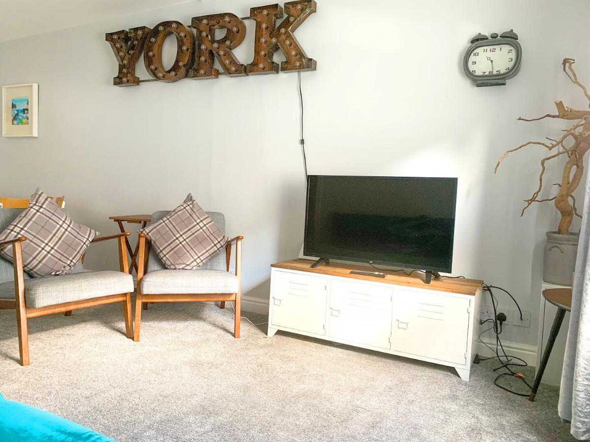 Stay In The Heart Of York At The Hampden - Free Parking - York Holiday Home Esterno foto