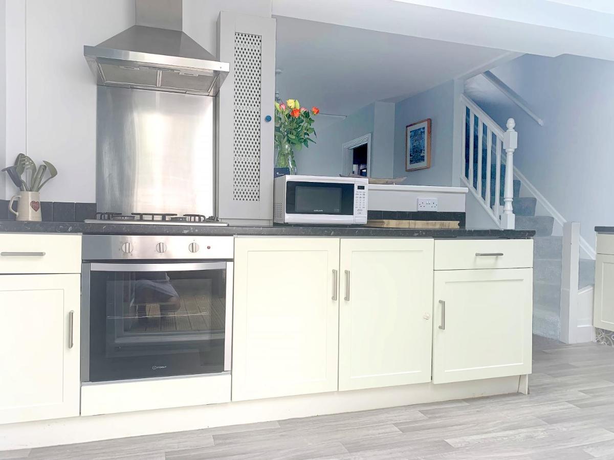 Stay In The Heart Of York At The Hampden - Free Parking - York Holiday Home Esterno foto