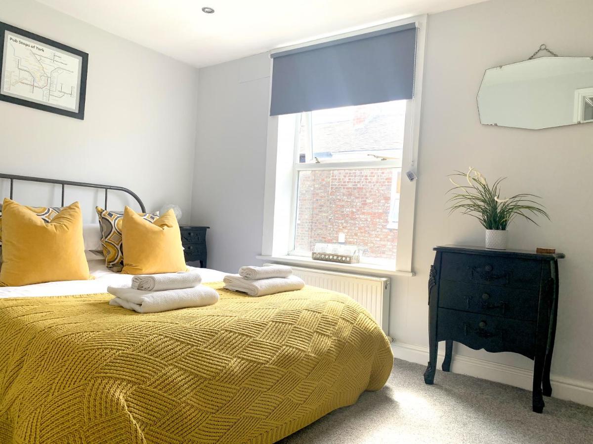 Stay In The Heart Of York At The Hampden - Free Parking - York Holiday Home Esterno foto